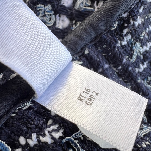 Fabulous St Johns boucle pencil skirt, size 2, Black and white tweed - Picture 6 of 8